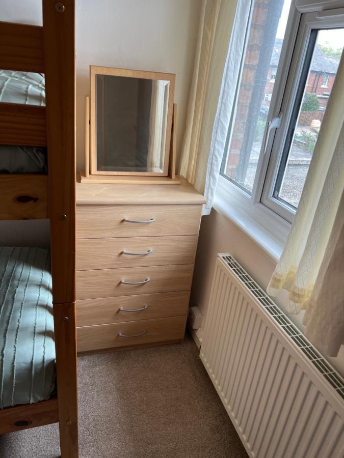 2 Bed Cottage Chester Eksteriør bilde
