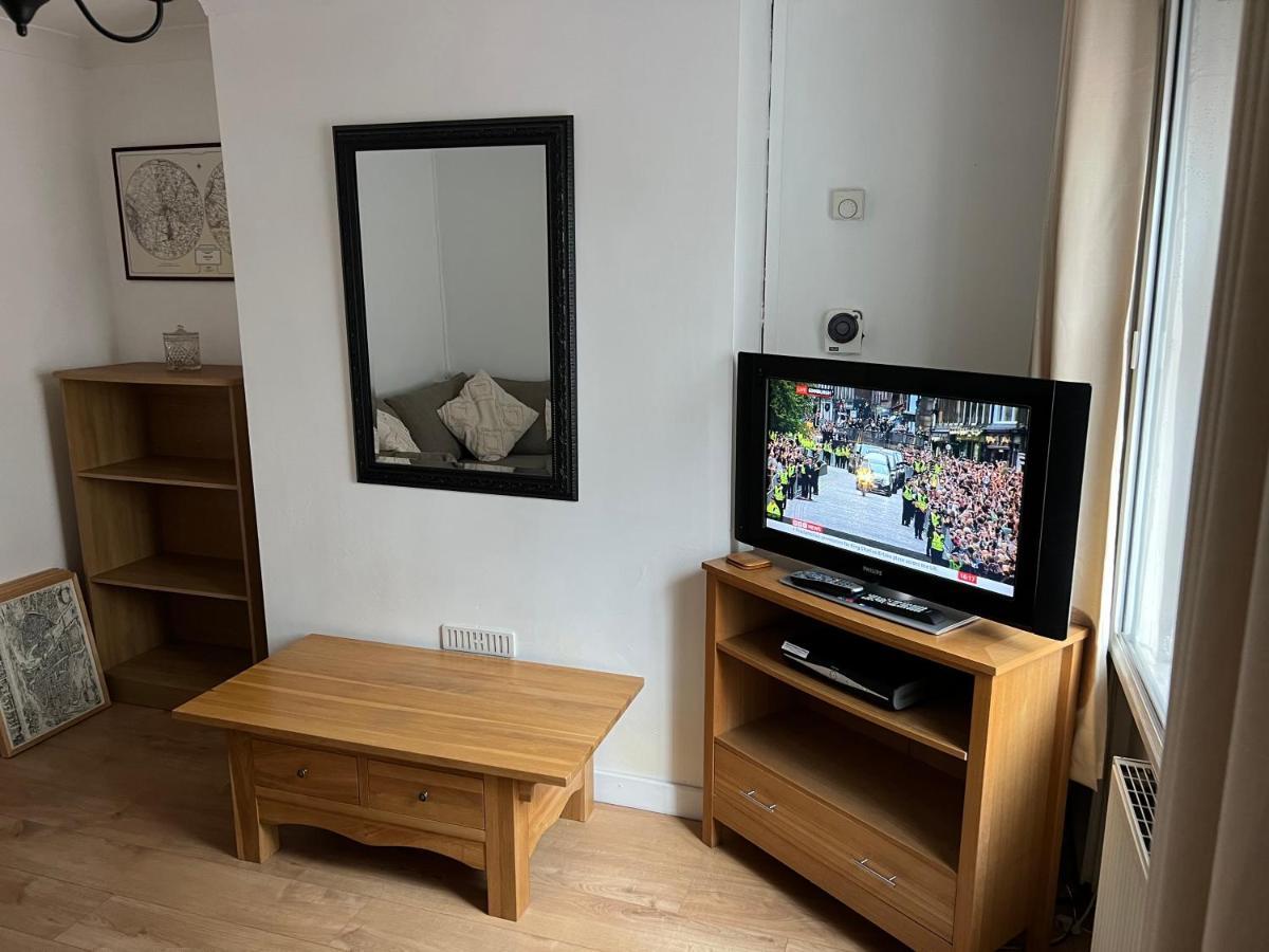 2 Bed Cottage Chester Eksteriør bilde