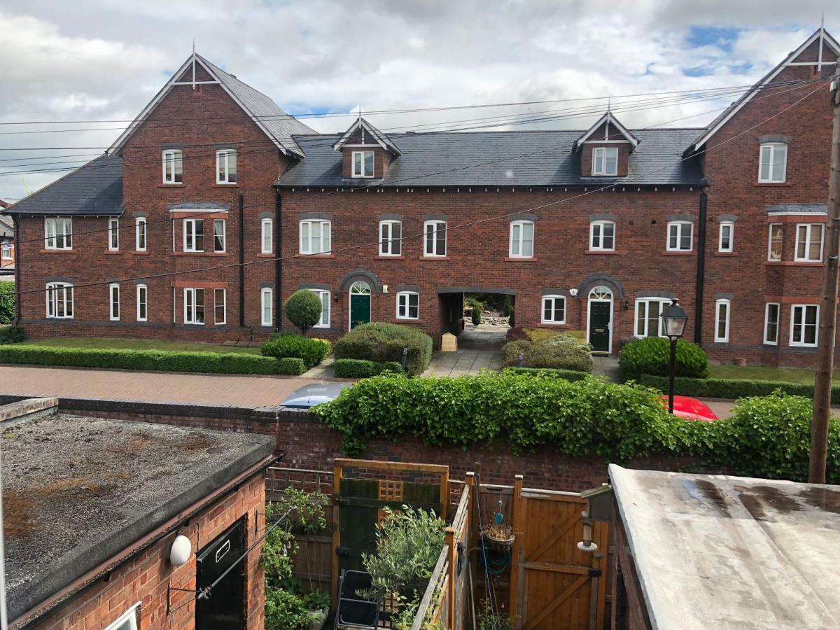 2 Bed Cottage Chester Eksteriør bilde