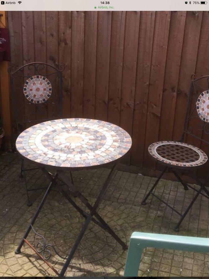 2 Bed Cottage Chester Eksteriør bilde